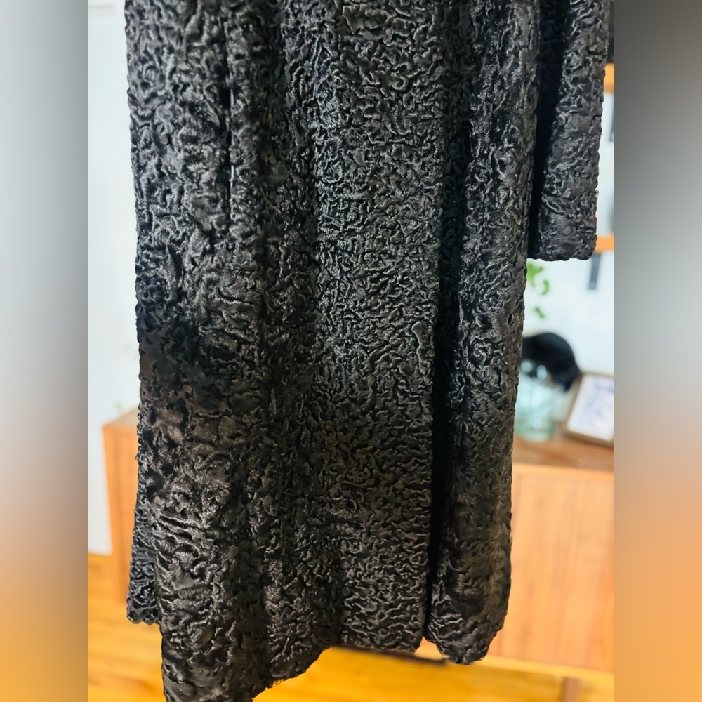 VTG 1960 Black Astrakhan Lamb Fur Coat | Made in Quebec by Fernand Émond - Picture 15 of 15